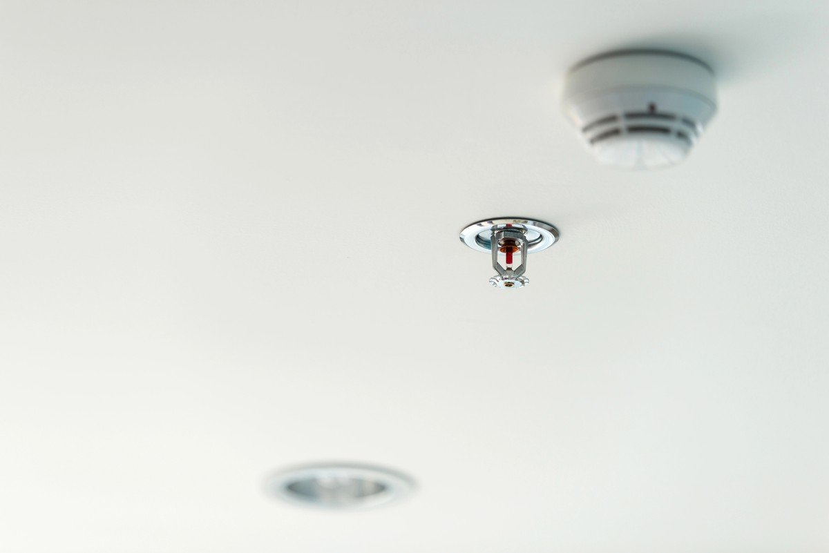 Smoke or Heat? How Fire Sprinklers Actually Detect Danger